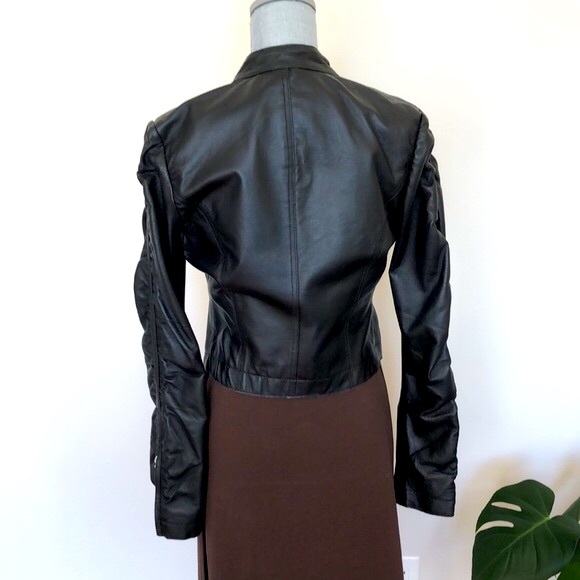 NWOT - Gorgeous Mendocino 100% genuine leather jacket with rouched sleeves. - Picture 4 of 9